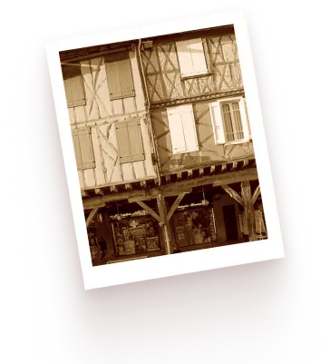 Ancienne photographie de vieilles maisons à colombages